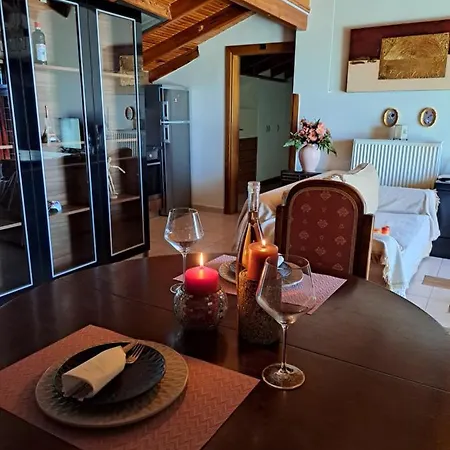 アパート Attic ネア・ムダニア