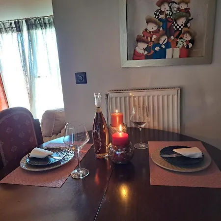 アパート Attic ネア・ムダニア