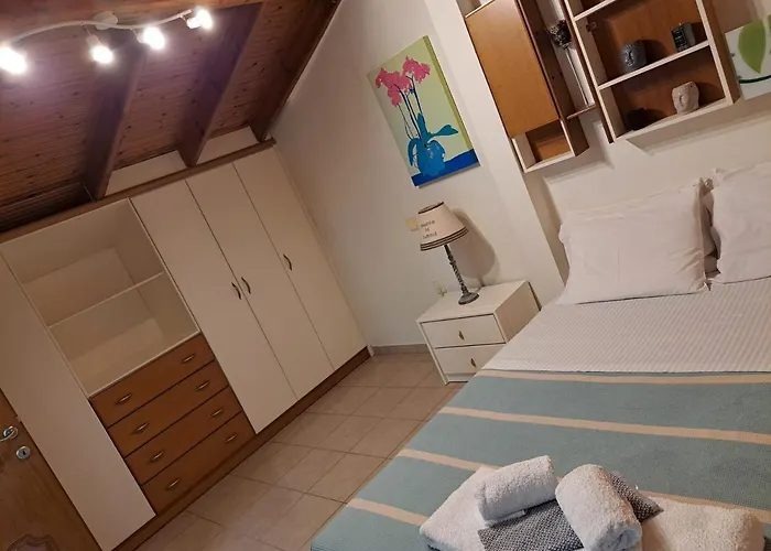 아파트 Attic *