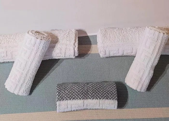 Attic * Nea Moudhania